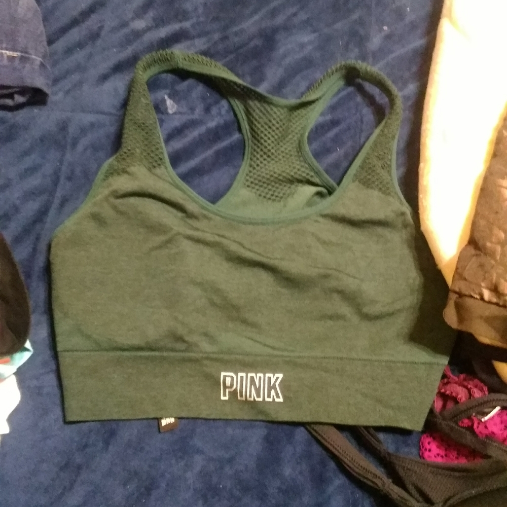 Pink vs sports bra new!
